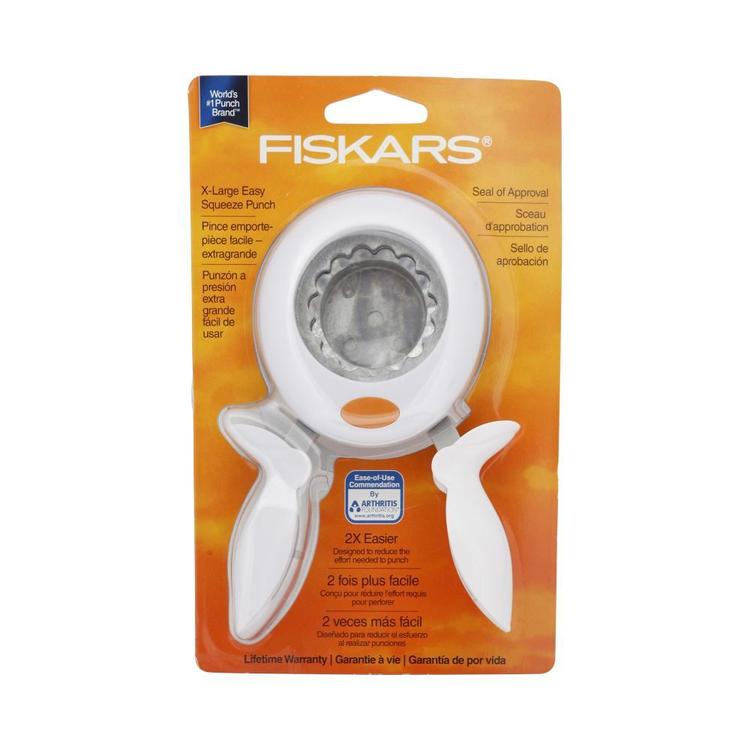 Fiskars Circle Scalloped Squeeze Punch
