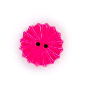 Hemline Novelty Daisy Shape Button Hot Pink 15 mm