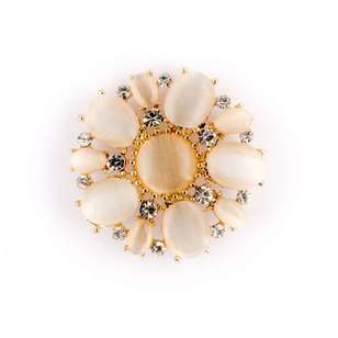 Hemline Diamond Floral Pearl Button Gold 32 mm