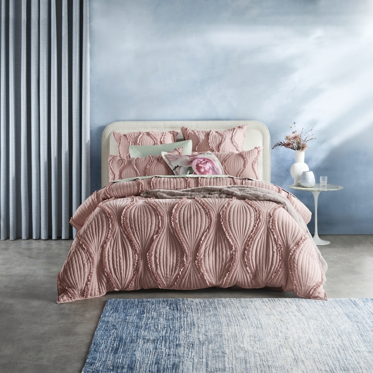 KOO Ruffle Quilted Quilt Cover Set