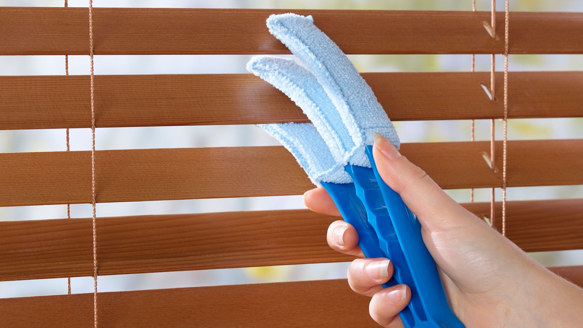 Use a venetian blind cleaner tool to make your blind care and maintenance easy
