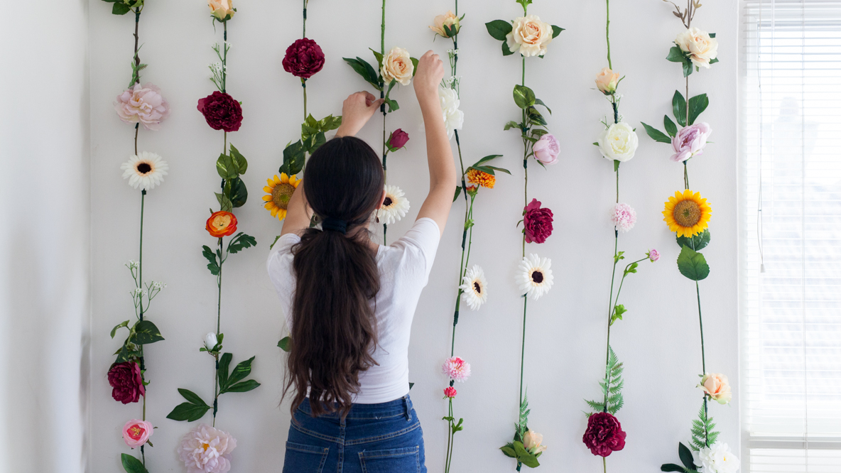 These DIY flower dangles are super pretty & easy to make