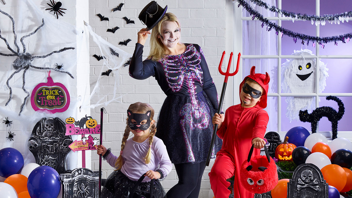 Share the scares: Easy Halloween costume ideas for couples, families and furry friends