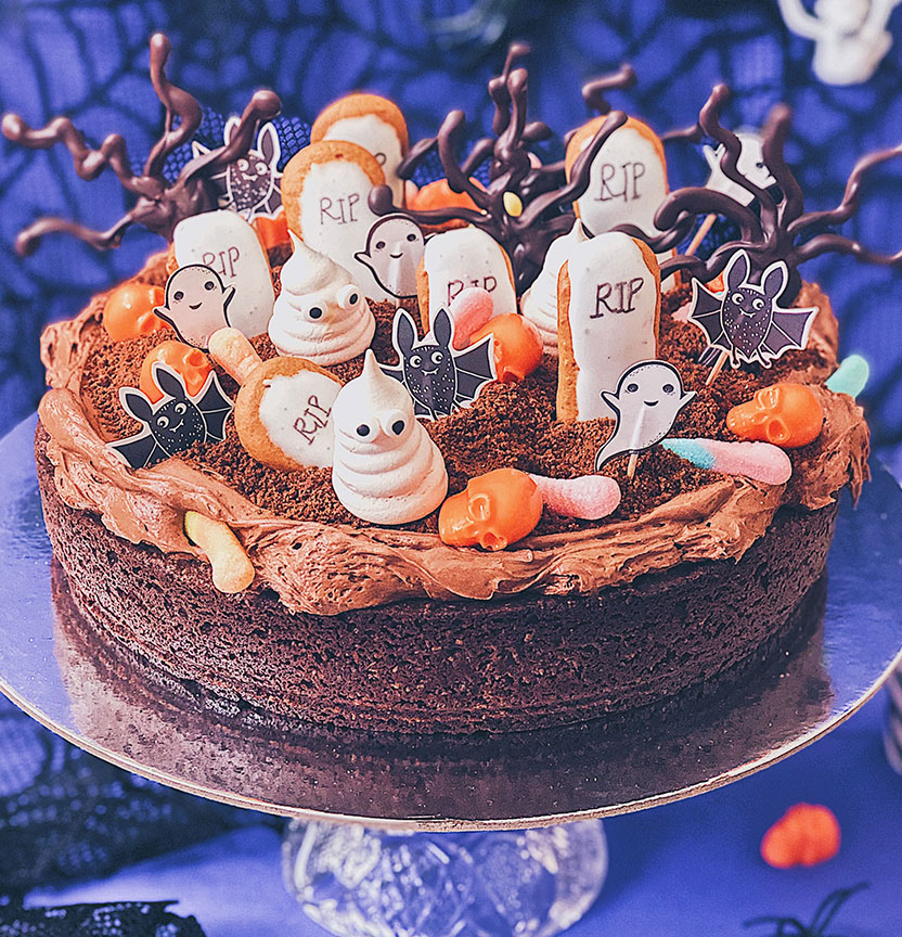Halloween Chocolate Graveyard Cake Project
