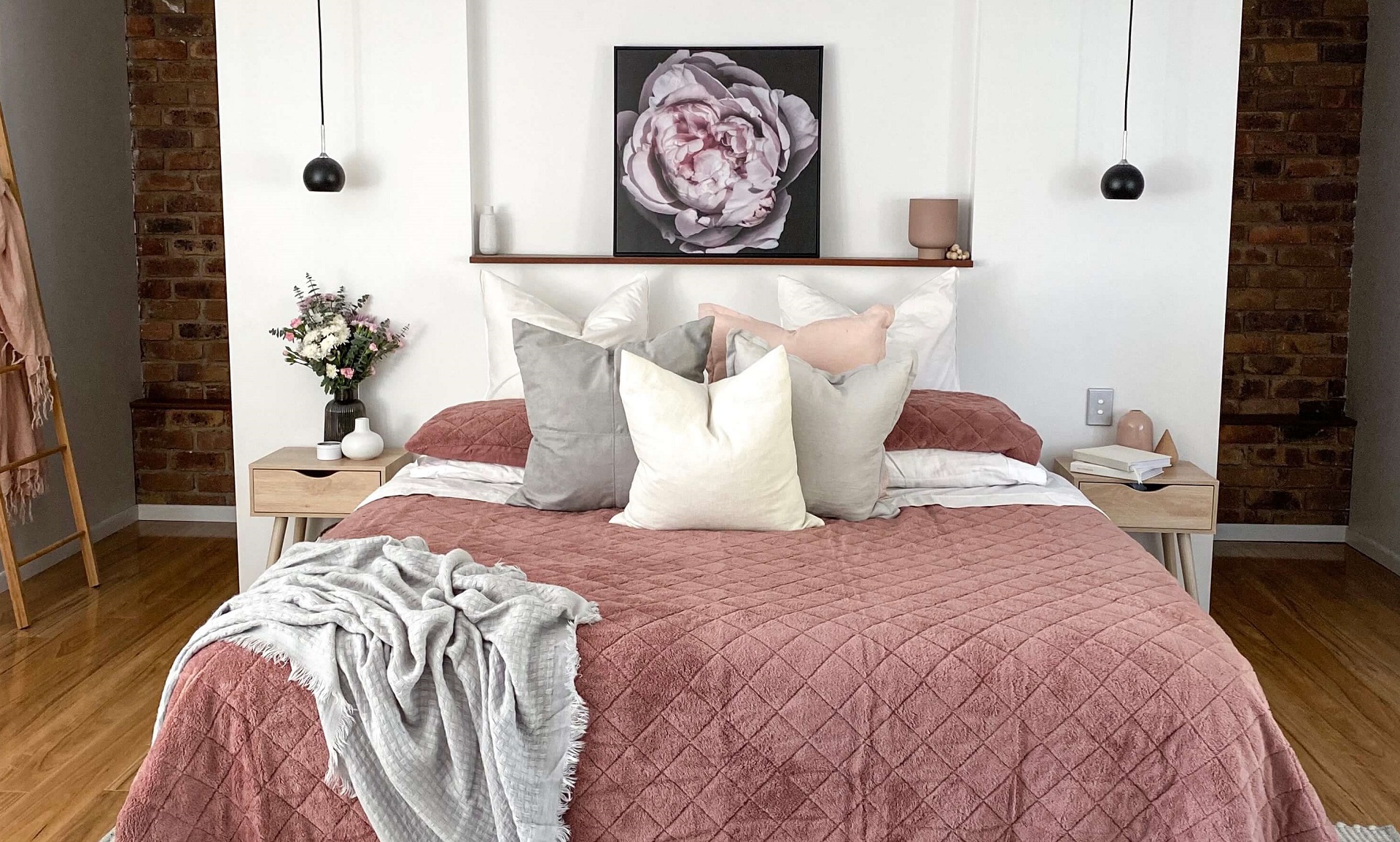 How to make your bedroom cosy during a change in season