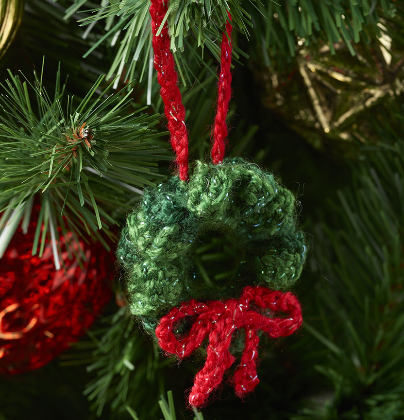 Kringle Sparkle 8Ply Crochet Wreath Decoration Project