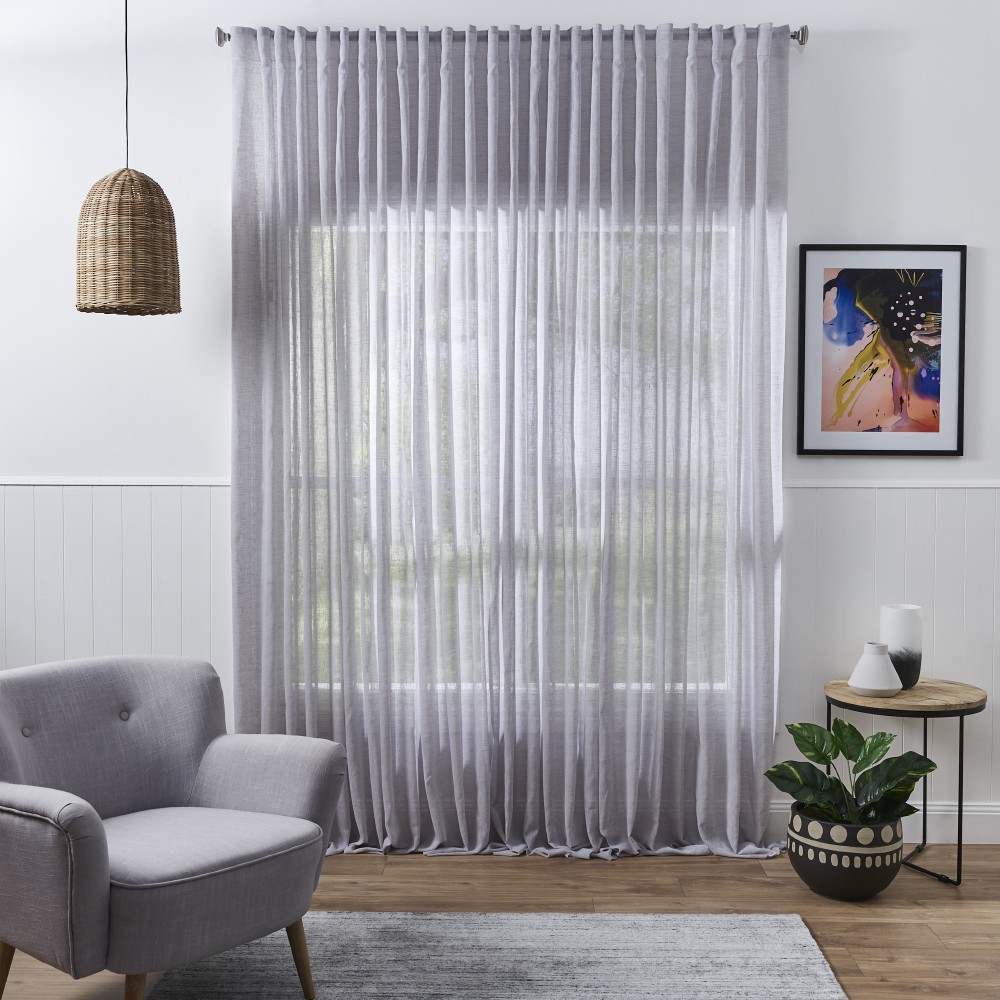 Tips & Tricks For Finding The Right Window Furnishings