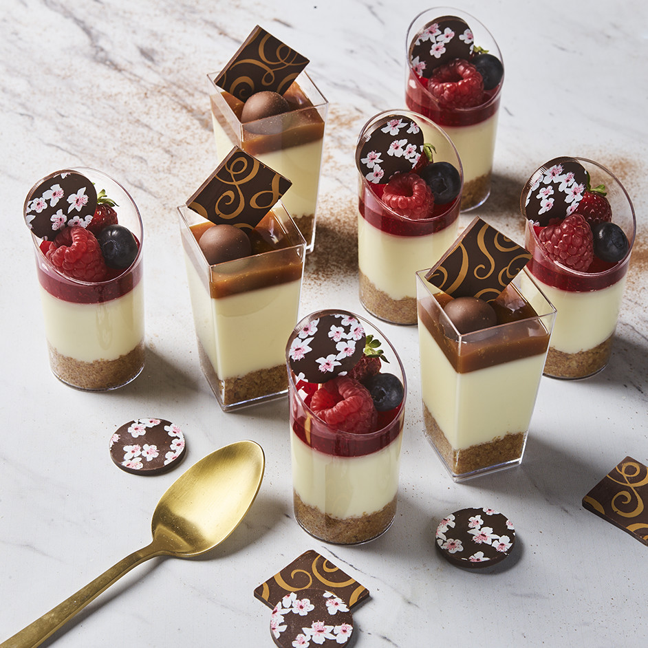 Мини сладости. Мини Десерты. Красивые мини Десерты. Десерты в мини формате.