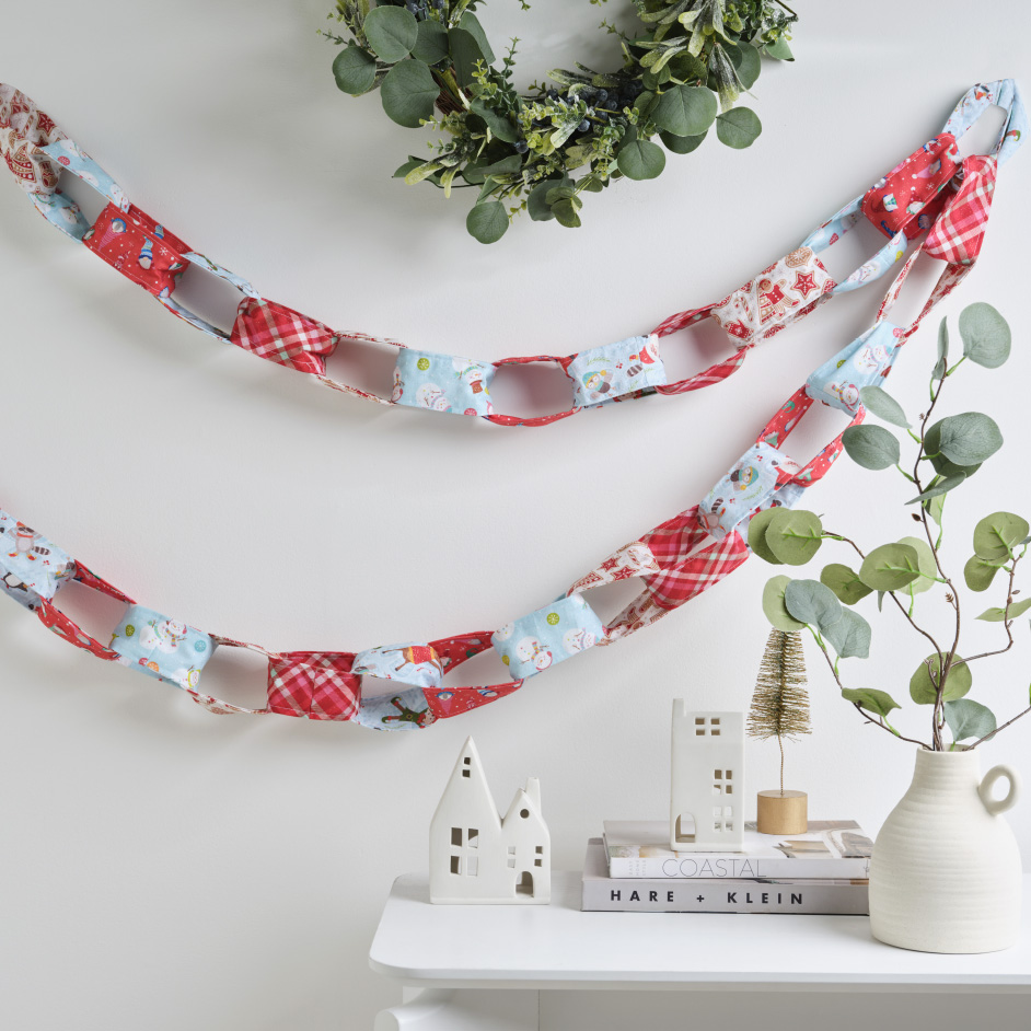 Paper Chain Christmas Decoration Project