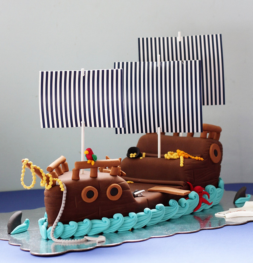 Pirate Ship Cake Project
