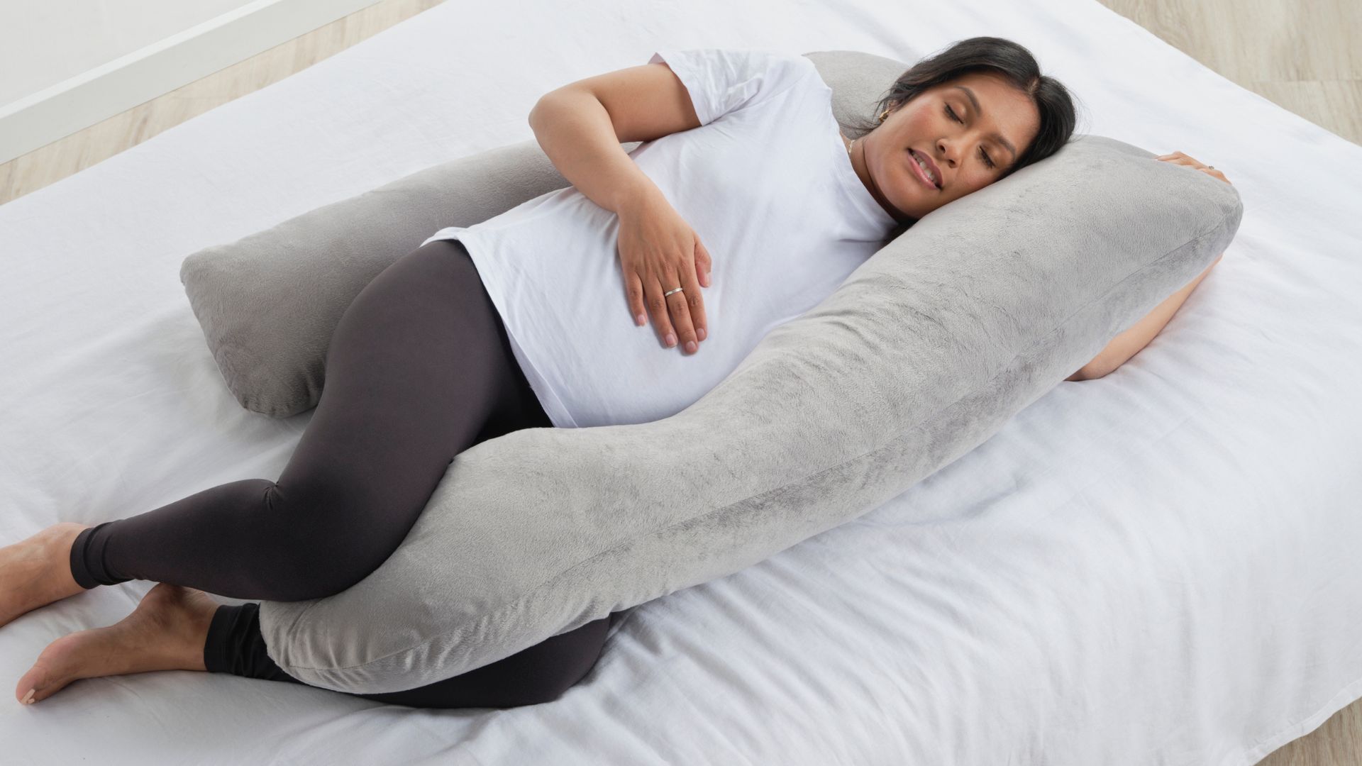 Sleeping on the side with the appropriate cushioning is recommended for pregnancy