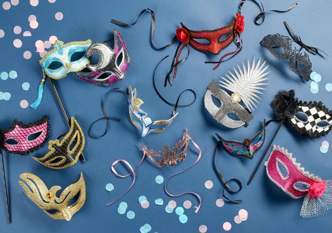 5 Steps To Throwing A Magical Masquerade Party